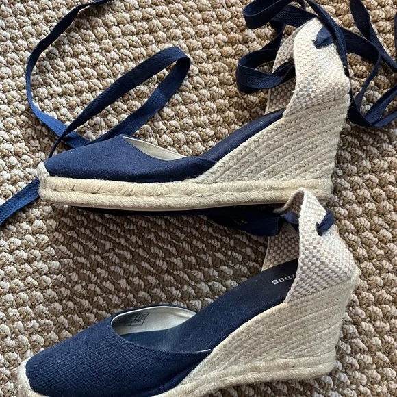 COPY - Soludos Navy Espadrilles - Size 10 - Picture 4 of 5